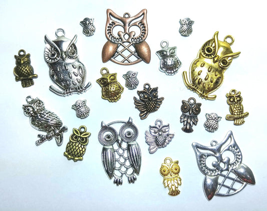 20 Owl Charms/Beads Mix