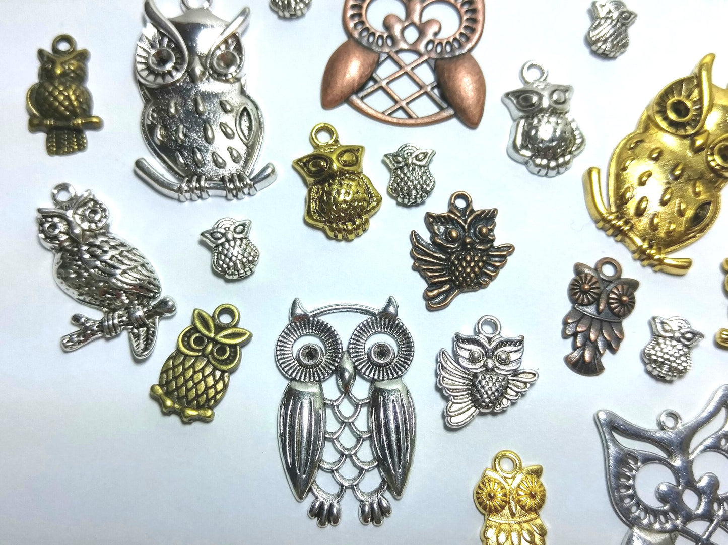 20 Owl Charms/Beads Mix