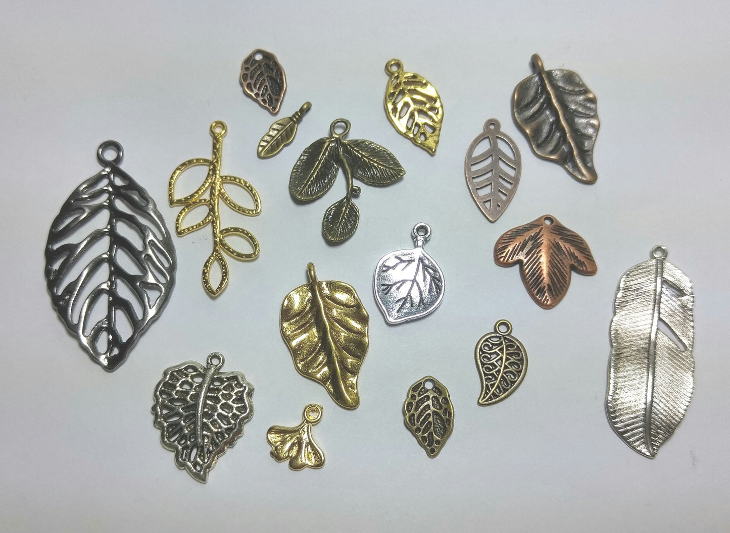 20 Leaf Charm Party