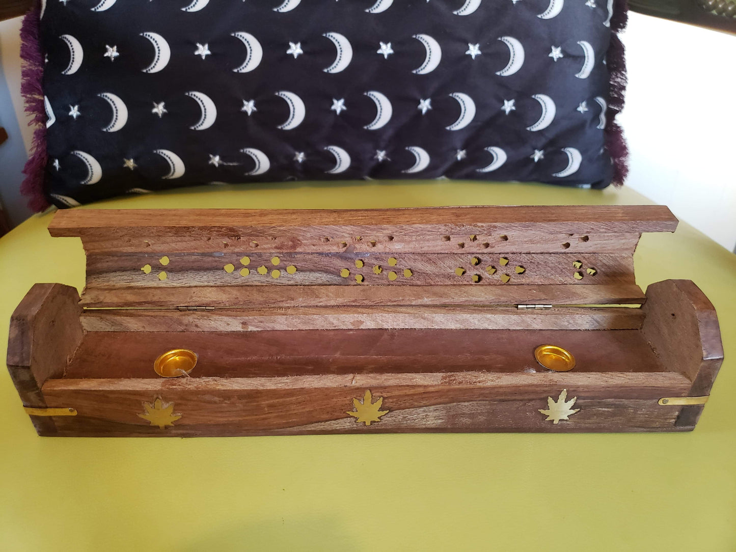 Cannabis Leaf Wood Coffin Incense Burner